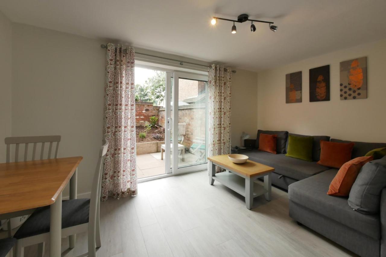 Crewe Short Lets 8 Victoria Court, Crewe Apartment Exterior foto